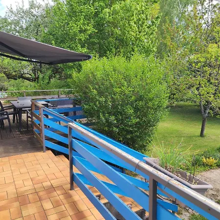 Naturiste Konukevi Ville-sur-Yron