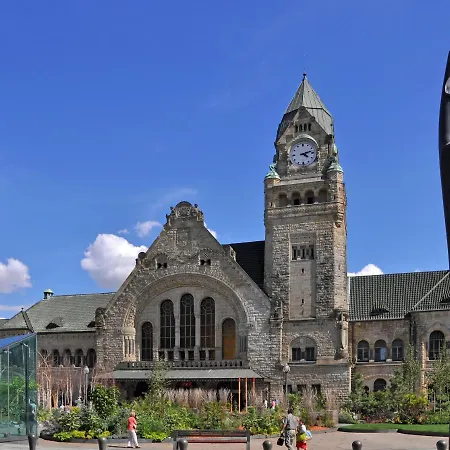 Konukevi Naturiste Ville-sur-Yron